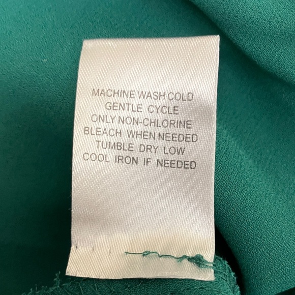 Chic Green Floral Blouse - Picture 5 of 5